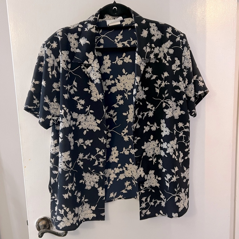 DONATED❌ Navy and White Women's Top
